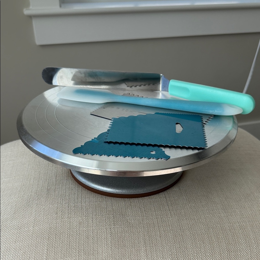 Stainless Steel Cake Turntable withTools